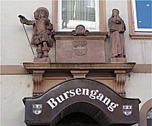 Der Eingang des Bursengangs in Freiburg