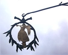 Das historische Schild vom Engel in Holzhausen